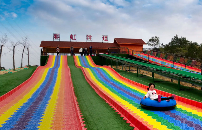 彩虹滑道七彩滑道景区农庄游乐场网红滑道项目